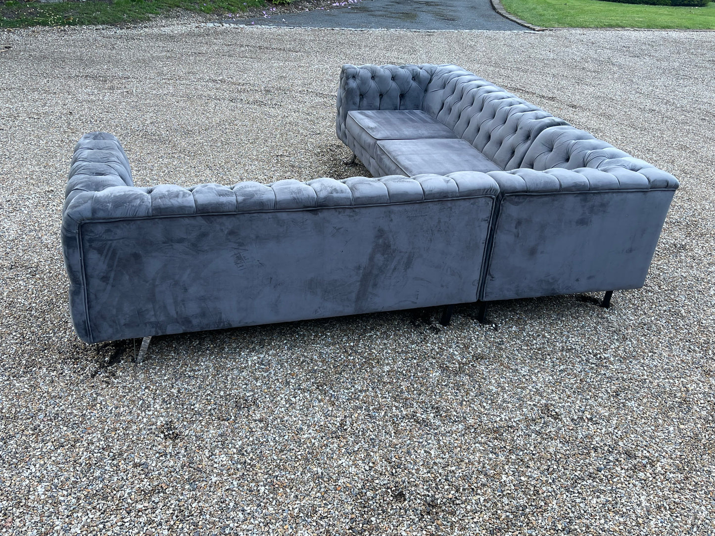 Chesterfield corner sofa as seen on J&O Ticktok